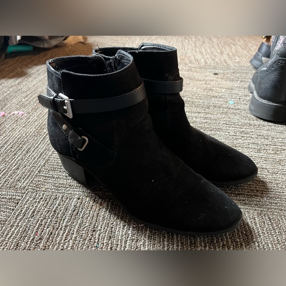 Women’s Booties Size 9 - Picture 4 of 4